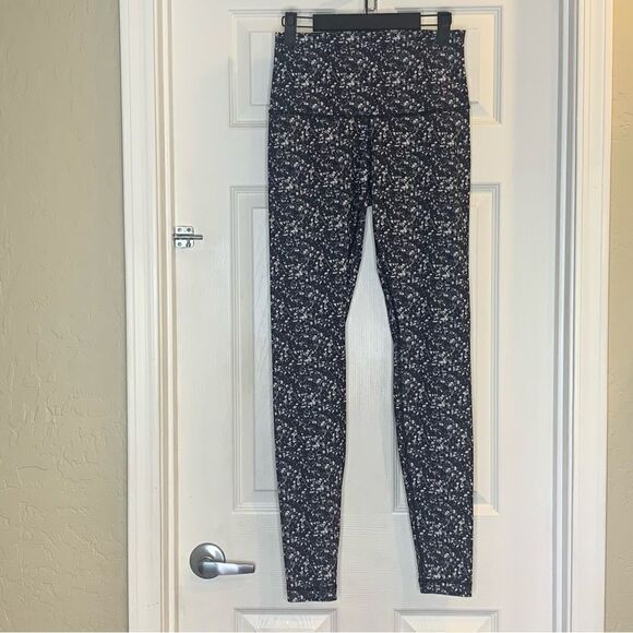 Lululemon Wunder Under Pant (Hi-Rise) Splatter White Black Women's Size 6 - Picture 1 of 8